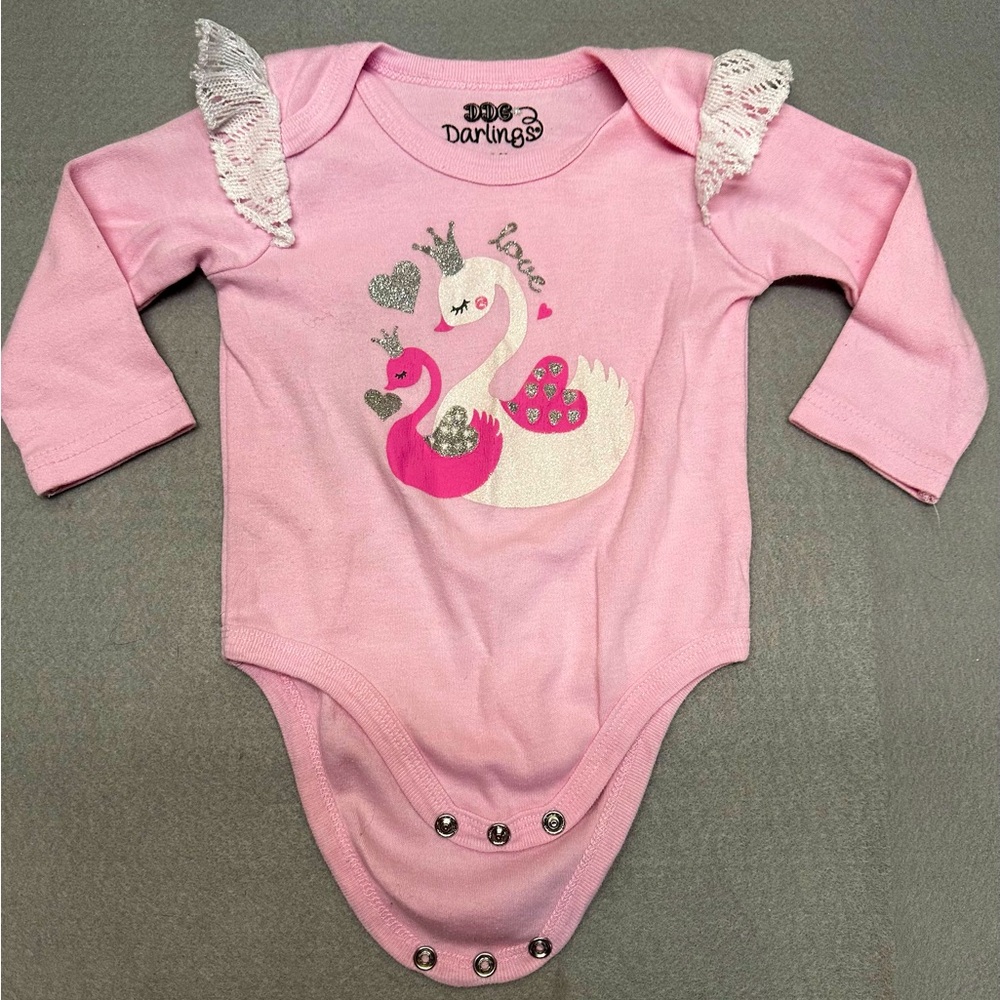 DDG Darling pink girly ruffled onesie with sparkly glittery swan design 3-6m